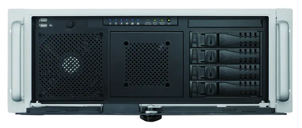 Mặt trước vỏ máy chủ Advantech HPC-7442 mở cửa, thấy bốn khay ổ cứng rút nóng xếp dọc bên phải
