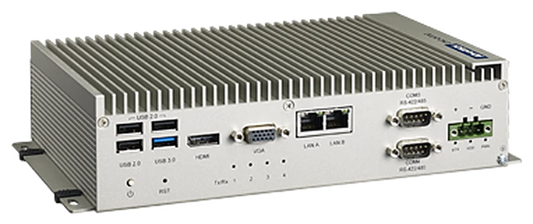 Máy tính công nghiệp không quạt Advantech UNO-2473G nhìn chếch từ bên trái, thấy mặt cổng và cánh tản nhiệt